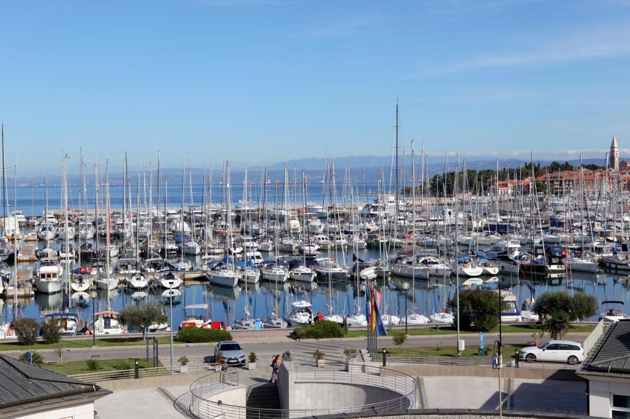 Luxury Marina View Apartment Изола Екстериор снимка