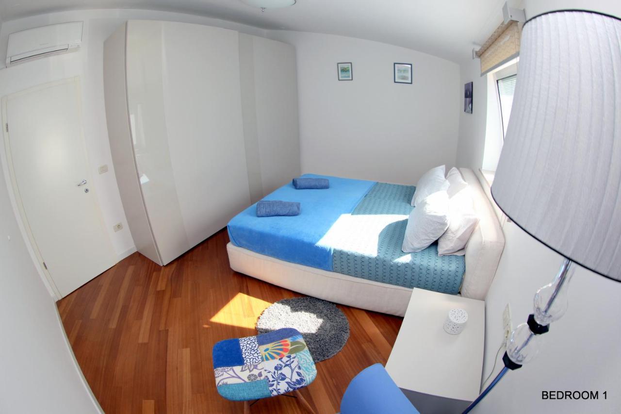 Luxury Marina View Apartment Изола Екстериор снимка