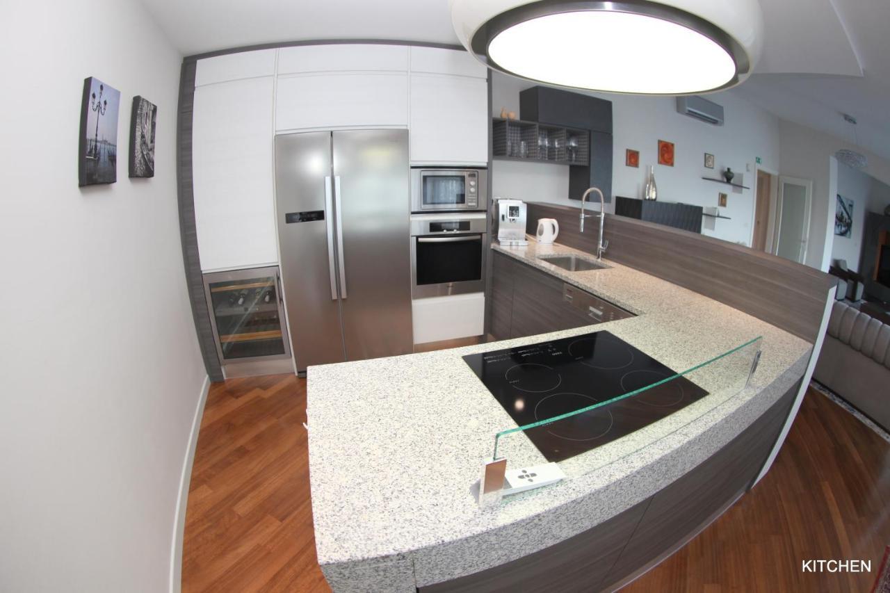 Luxury Marina View Apartment Изола Екстериор снимка