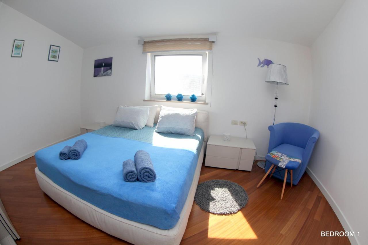 Luxury Marina View Apartment Изола Екстериор снимка