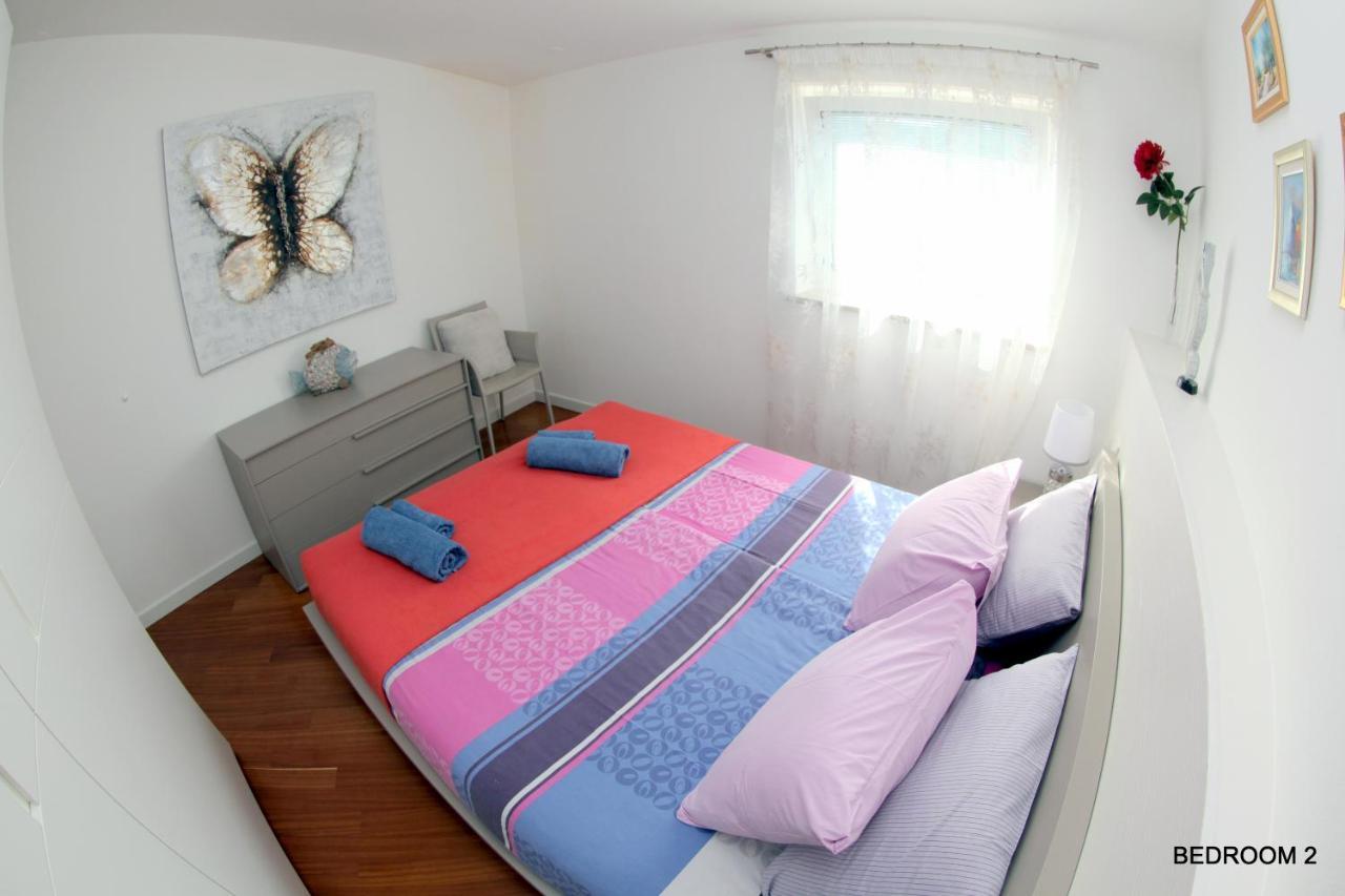 Luxury Marina View Apartment Изола Екстериор снимка