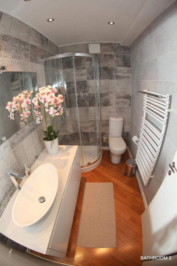 Luxury Marina View Apartment Изола Екстериор снимка