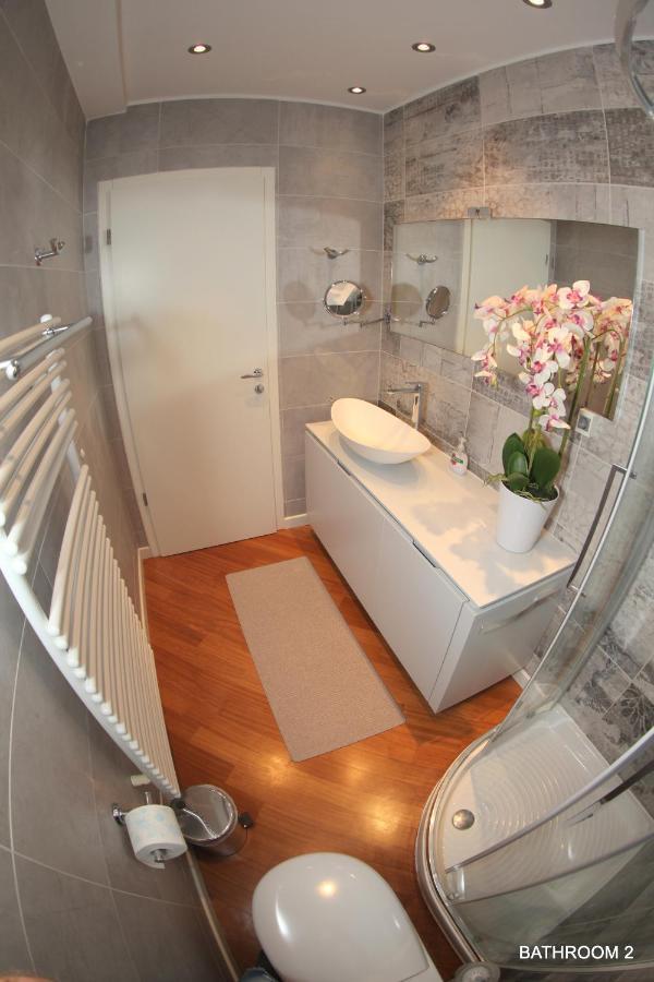 Luxury Marina View Apartment Изола Екстериор снимка