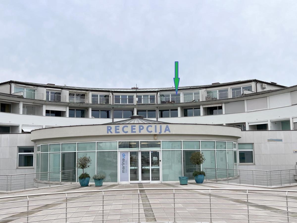 Luxury Marina View Apartment Изола Екстериор снимка